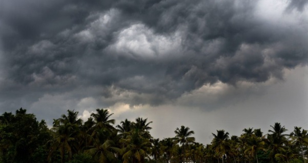സംസ്ഥാനത്ത് അടുത്ത അടുത്ത മൂന്ന് ദിവസം ശക്തമായ മഴയ്ക്ക് സാധ്യതയെന്ന് കേന്ദ്ര കാലാവസ്ഥ വകുപ്പ്.