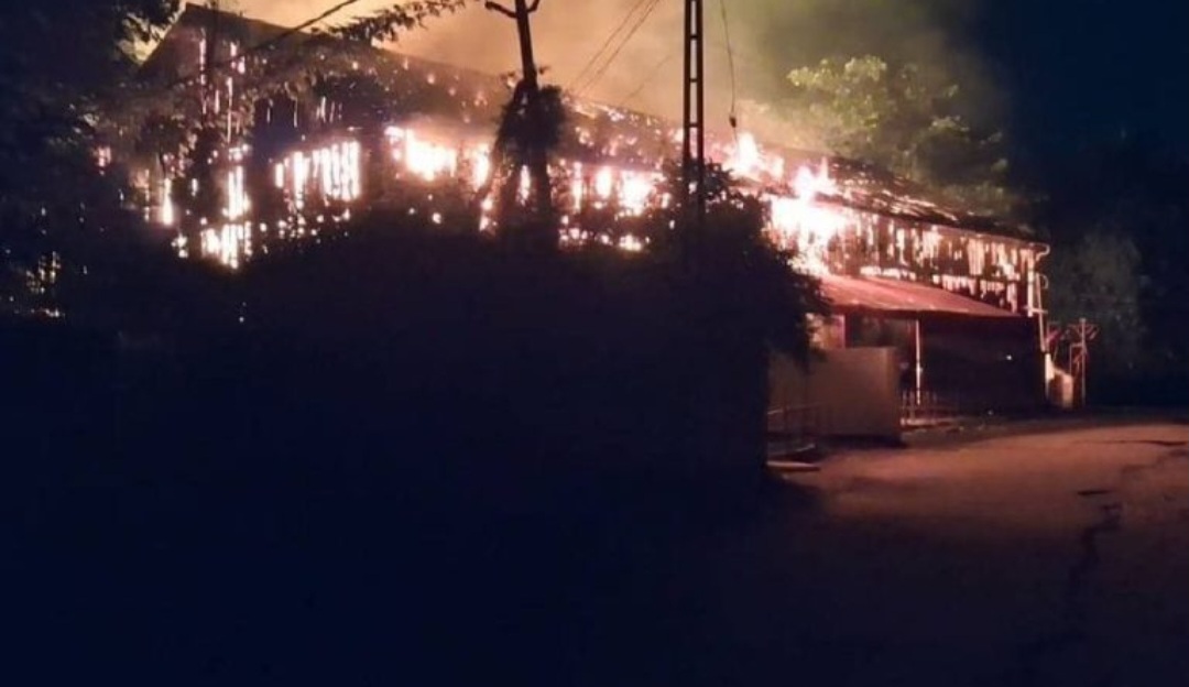 തിരുവല്ല പുളിക്കീഴ് ബീവറേജസ് സംഭരണശാലയിൽ തീപിടിത്തം