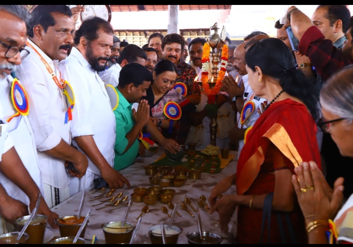 രുചിയുടെ താള പെരുമയിൽ ആറന്മുള വള്ളസദ്യയ്ക്ക് തുടക്കമായി