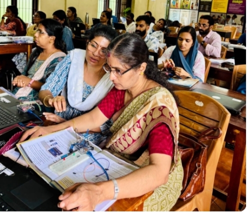 കണ്ണൂർ ജില്ലയിലെ സ്കൂളുകളില്‍ കൈറ്റ് 2161 റോബോട്ടിക് കിറ്റുകൾ വിന്യസിച്ചു