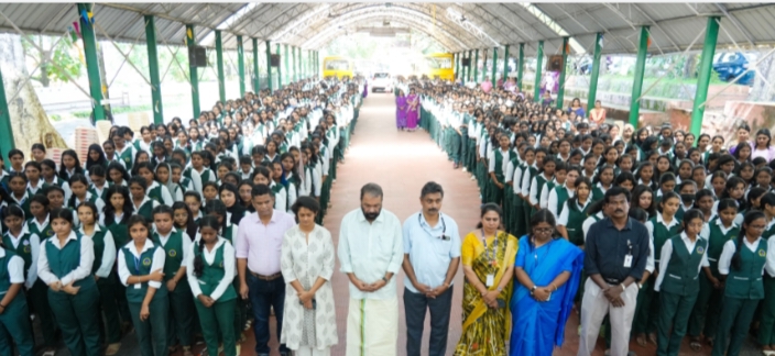 സംസ്ഥാനത്തെ സ്കൂളുകളിൽ മൗനാചരണം ആചരിച്ചു : 2024 ജൂലൈ 30ന് വയനാട് ജില്ലയിൽ ഉണ്ടായ ഉരുൾപൊട്ടലിൽ 52 വിദ്യാർത്ഥികൾ മരണമടഞ്ഞ സംഭവം :