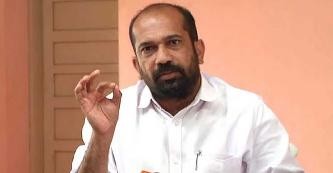 സുരേഷ് ഗോപിയുടെ സഹോദരനും ഭാര്യയ്ക്കും ഇരട്ട വോട്ടും രണ്ട് തിരിച്ചറിയൽ കാർഡുകളും; ആരോപണവുമായി അനിൽഅക്കര