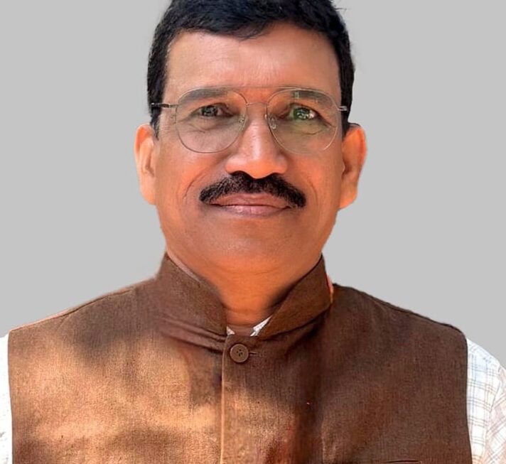 ഇടുക്കി ജില്ലാ കളക്ടറായി ഡോ. ദിനേശന്‍ ചെറുവാട്ട് ഇന്ന് (11) ചുമതലയേല്‍ക്കും