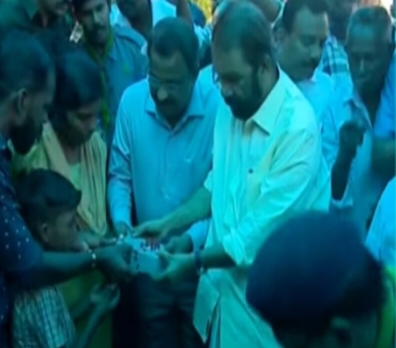 മിഥുന്റെ കുടുംബത്തിന് വീടൊരുങ്ങുന്നു; തറക്കല്ലിട്ട് മന്ത്രി വി ശിവൻകുട്ടി