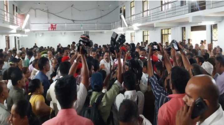 വാഴൂർ സോമന് ആയിരങ്ങളുടെ കണ്ണീരിൽ കുതിർന്ന അന്ത്യാഞ്ജലി
