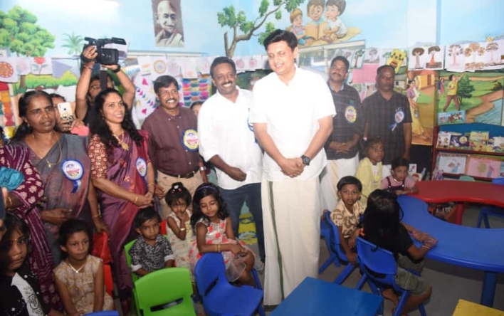 ബേപ്പൂർ ഗവ. എൽ പി സ്കൂൾ വർണ്ണക്കൂടാരം മന്ത്രി മുഹമ്മദ് റിയാസ് ഉദ്ഘാടനം ചെയ്തു