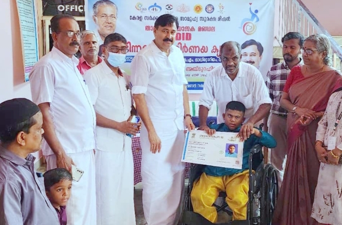 താനൂർ നിയോജക മണ്ഡലത്തിൽ ഭിന്നശേഷിക്കാർക്കുള്ള യു ഡി ഐ ഡി കാർഡ് വിതരണം സംഘടിപ്പിച്ചു