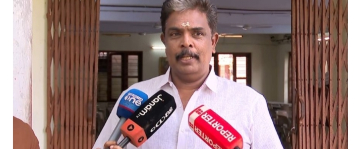 ശബരിമലയിലെ സ്വർണപ്പാളി വിവാദം: മുൻ അഡ്മിനിസ്‌ട്രേറ്റീവ് ഓഫീസറായിരുന്ന മുരാരി ബാബുവിനെ സസ്പെൻ്റ് ചെയ്തു
