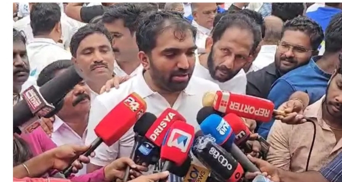 അപമാനിച്ച് പുറത്താക്കി, പറയാനുള്ളത് ഒരു ദിവസം പറയും’; തുറന്നടിച്ച് ചാണ്ടി ഉമ്മൻ