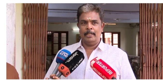 ശബരിമല സ്വർണക്കൊള്ള: പ്രതി പട്ടികയിൽ ഉൾപ്പെട്ടതിന് പിന്നാലെ മുരാരി ബാബുവിൻ്റെ രാജി എഴുതിവാങ്ങി എൻഎസ്എസ്