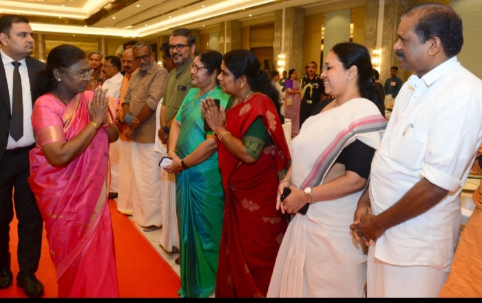 രാഷ്ട്രപതിക്ക് ഗവർണർ വിരുന്നൊരുക്കി