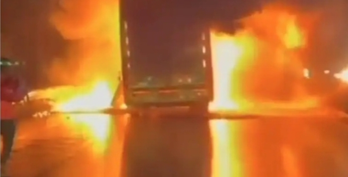 ആന്ധ്രയില്‍ സ്വകാര്യ ബസിന് തീപിടിച്ച് 24 പേര്‍ മരിച്ചു;