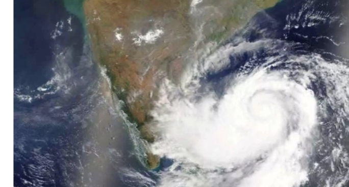 മൊൺഥാ ചുഴലിക്കാറ്റ്; നാളെ രാവിലെയോടെ അതിതീവ്ര ചുഴലിക്കാറ്റായി മാറും