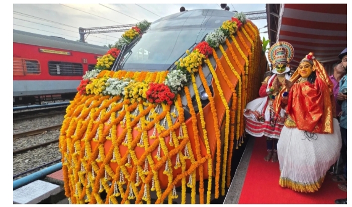 എറണാകുളം-ബെംഗളൂരു വന്ദേഭാരത് സർവ്വീസ് ചൊവ്വാഴ്ച മുതൽ; ബുക്കിംങ് തുടങ്ങി, ടിക്കറ്റ് നിരക്ക് ഇങ്ങനെ: