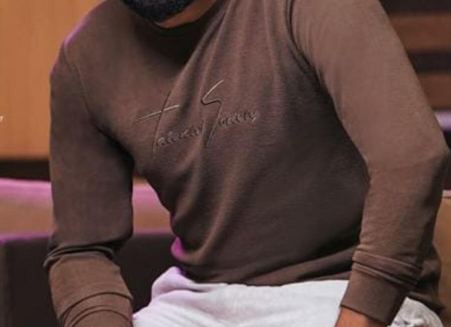 റൺ മാമാറൺസുരാജ് വെഞ്ഞാറമൂട് നായകൻ.