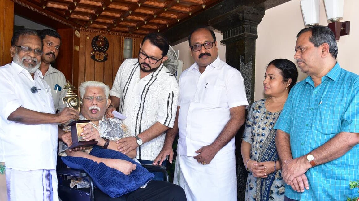 ഗാന്ധിഭവന്‍ ടി.പി. മാധവന്‍ നാഷണല്‍ അവാര്‍ഡ്ജഗതി ശ്രീകുമാറിന് സമ്മാനിച്ചു