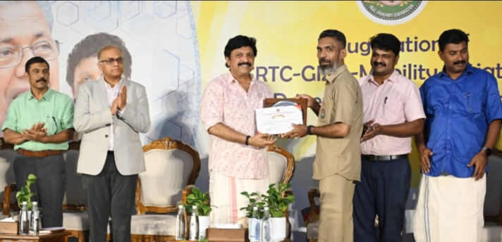 കെഎസ്ആർടിസിയുടെ വിശ്വാസ്യത നിലനിർത്തുന്നതിൽ ജീവനക്കാരുടെ പങ്ക് വലുത്: മന്ത്രി കെ. ബി. ഗണേഷ് കുമാർ