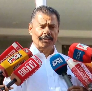 മുഹമ്മദ് റിയാസിലേക്ക് കാര്യങ്ങള്‍ എത്തിക്കാനാണ് ഇഡി ശ്രമിക്കുന്നത്; ശക്തമായി പ്രതിരോധിക്കും’; എം വി ഗോവിന്ദന്‍